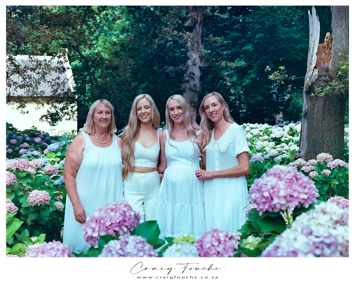 Van Der Hoven Family, family shoot, family photography, Vergelegen Wine Estate, Somerset West, Cape Town, film photography, medium format film, Kodak Portra 800, Pentax 645N, analog photography, Portra 800, natural light, Craig Fouché, Cape Winelands